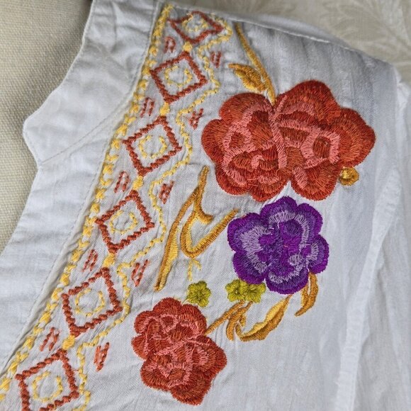 Style & Co Size Small White Cotton Tunic Embroidered Floral Roll Tab Sleeves - Picture 4 of 12